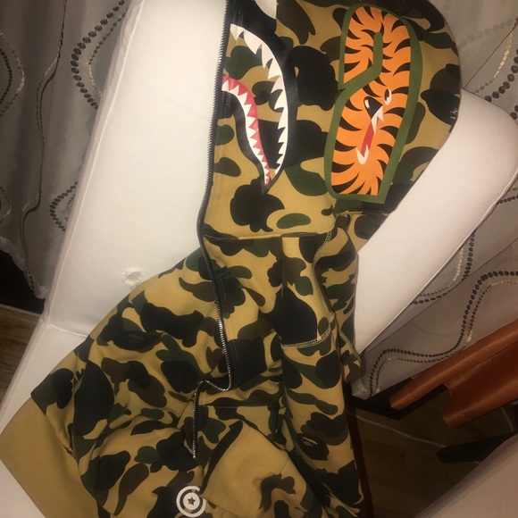 AUTHENTIC BAPE REVERSIBLE HOODIE - Picture 4 of 7